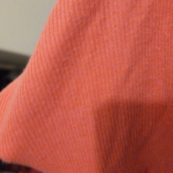 Red/peach color top - Picture 4 of 4